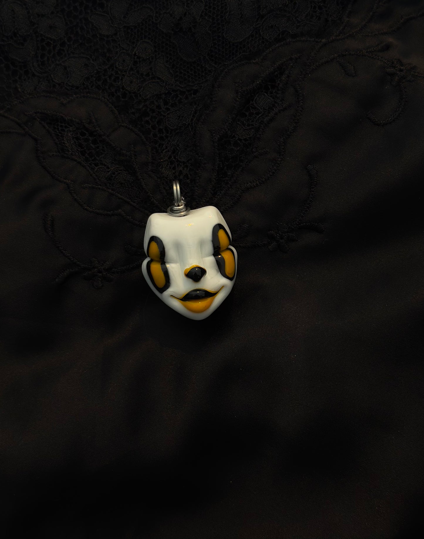 Payaso • Black & Yellow