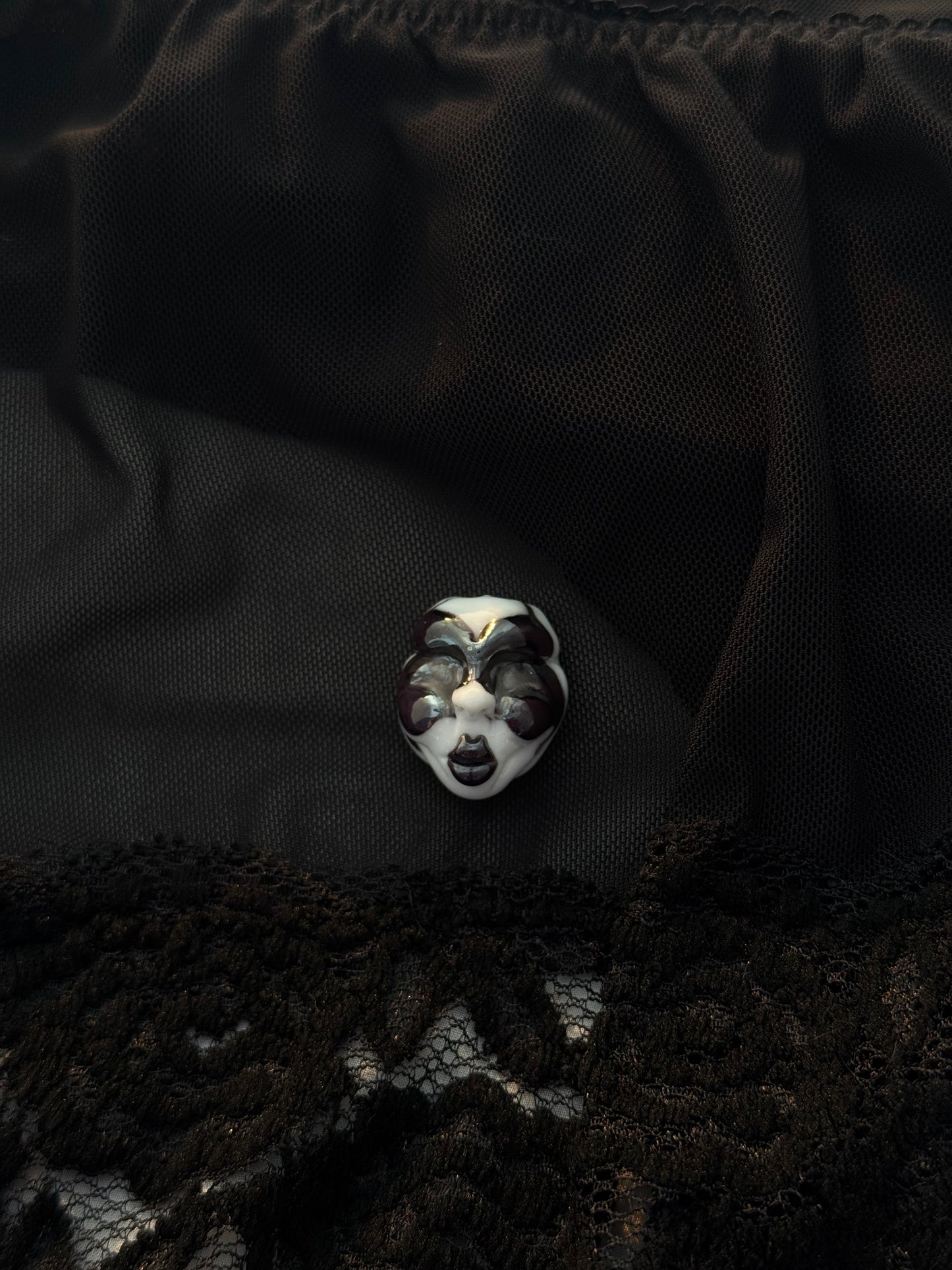 Lucha • Mariposa • White and Victorian Purple