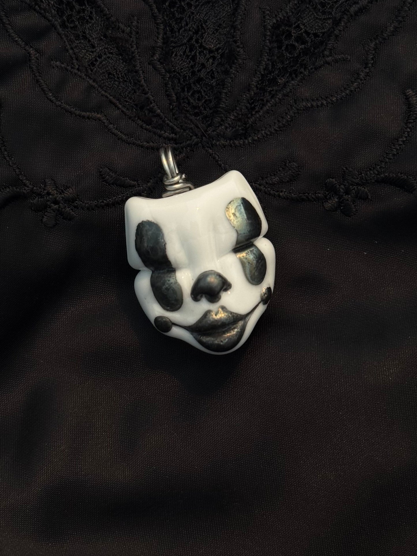 Payaso • White & Gunmetal