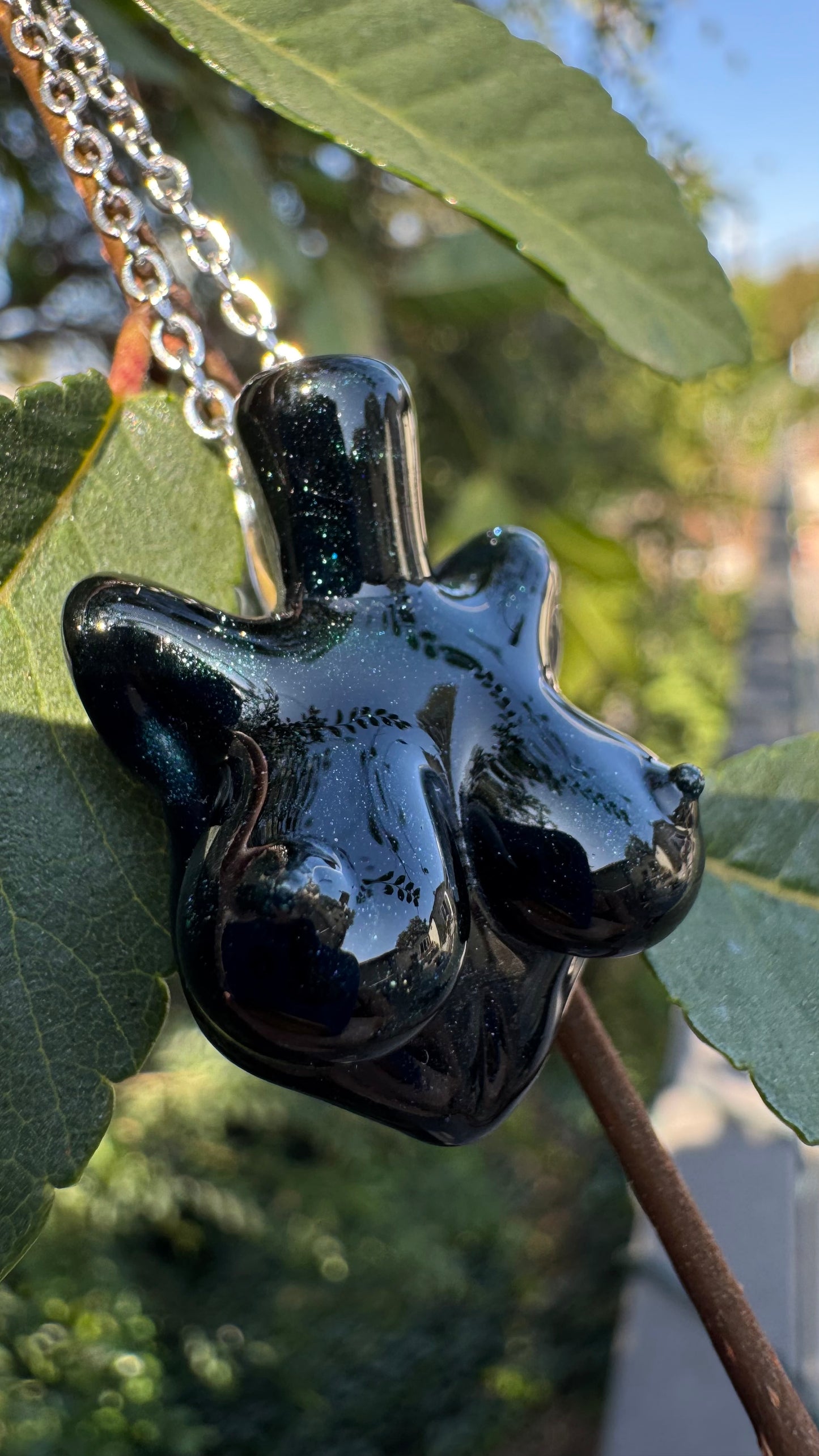 Sparkly Green • Pendant • Bust