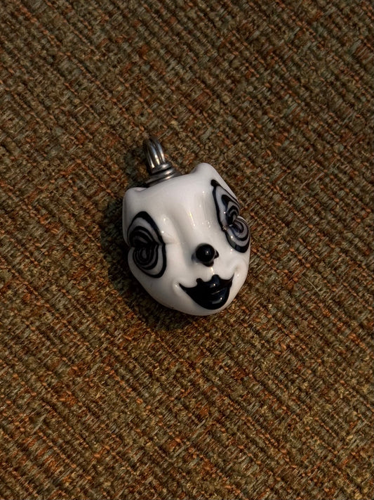 Payaso • Twilight Zone • White
