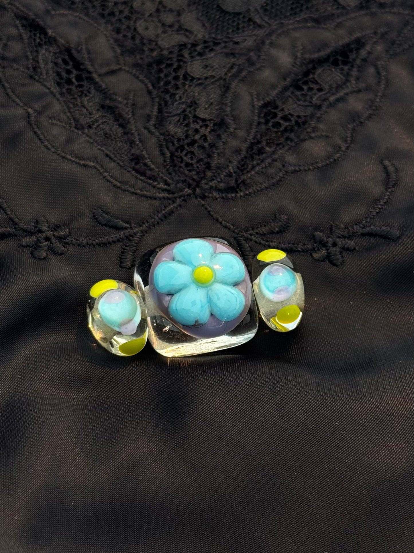Shoe bead • Spring Mix