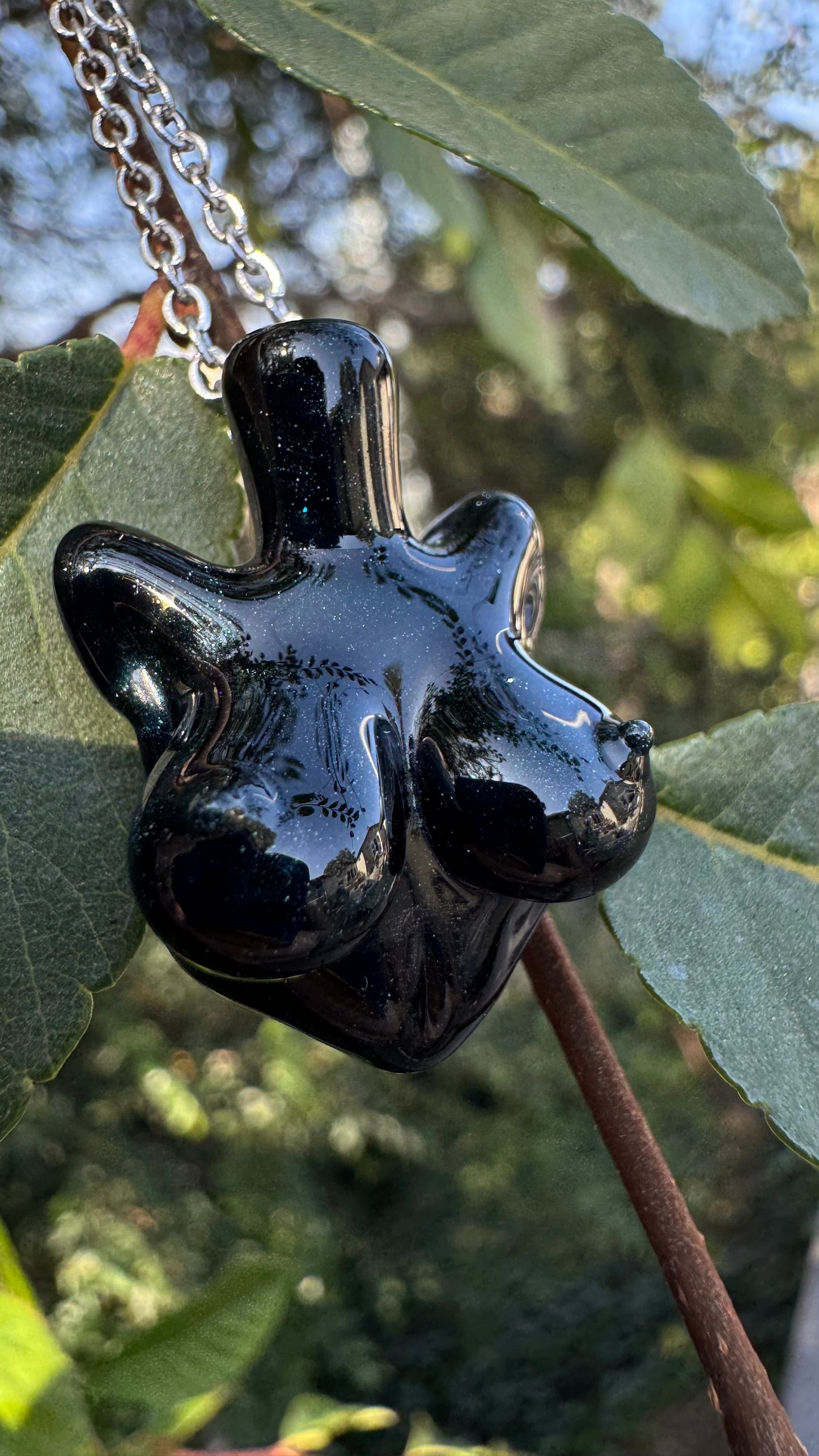 Sparkly Green • Pendant • Bust