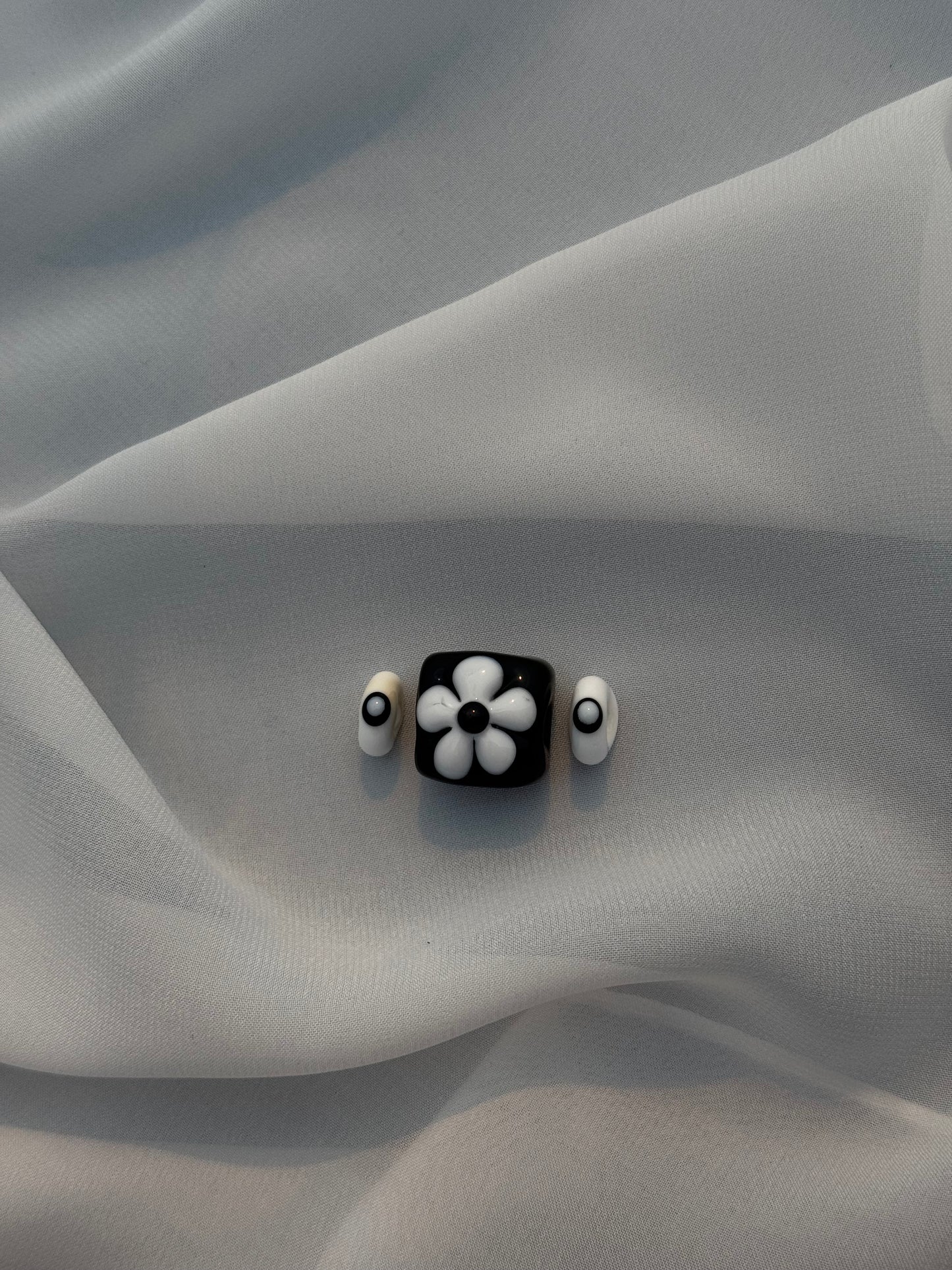 Shoe beads • black n white flower