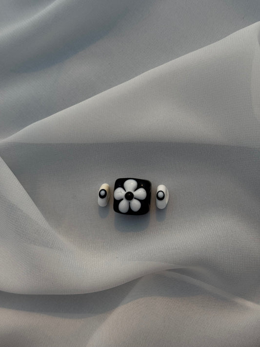 Shoe beads • black n white flower