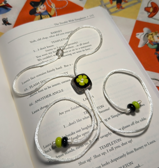 Bolo •  Flower • green and black