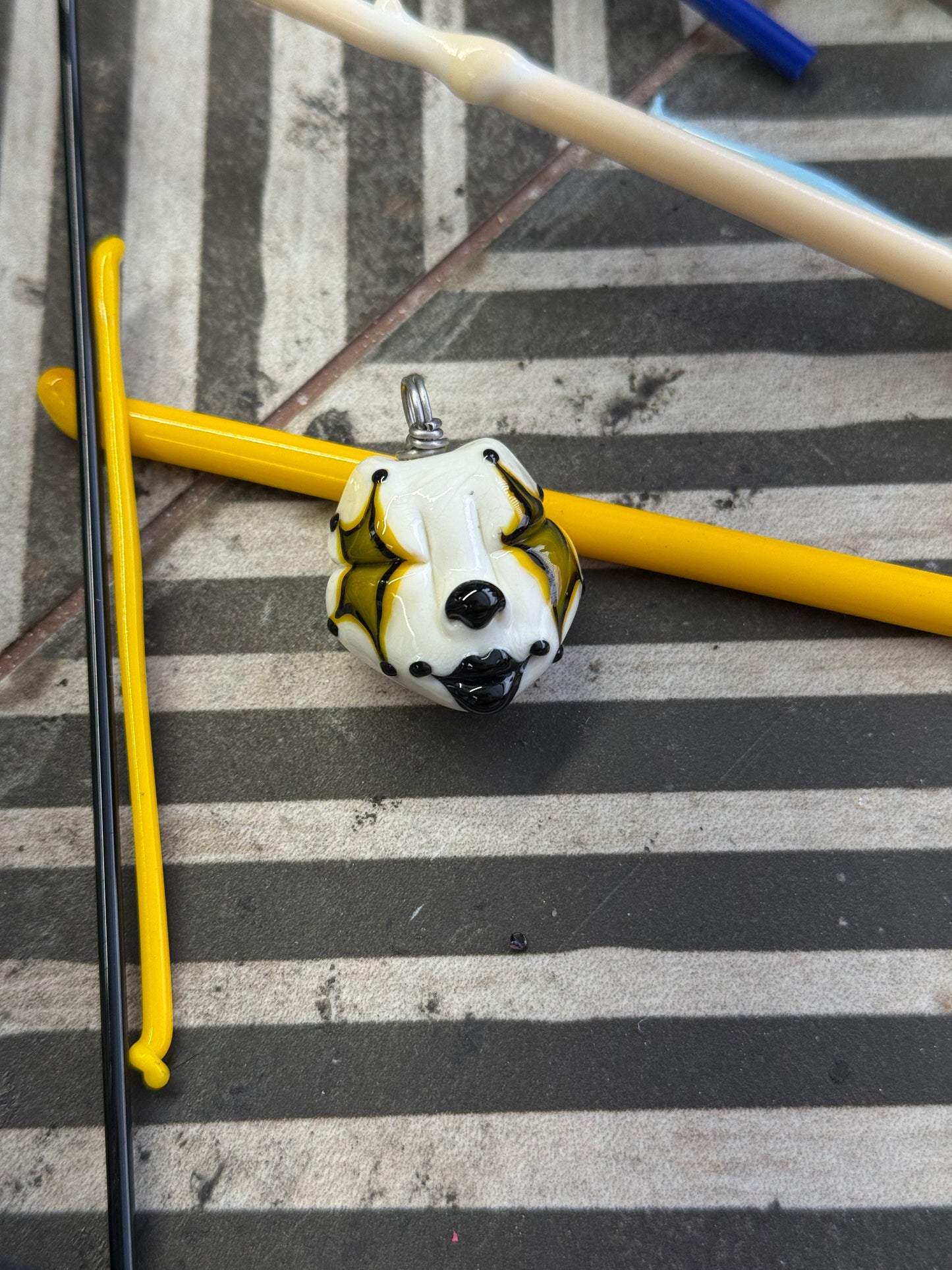 Payaso • black n yellow