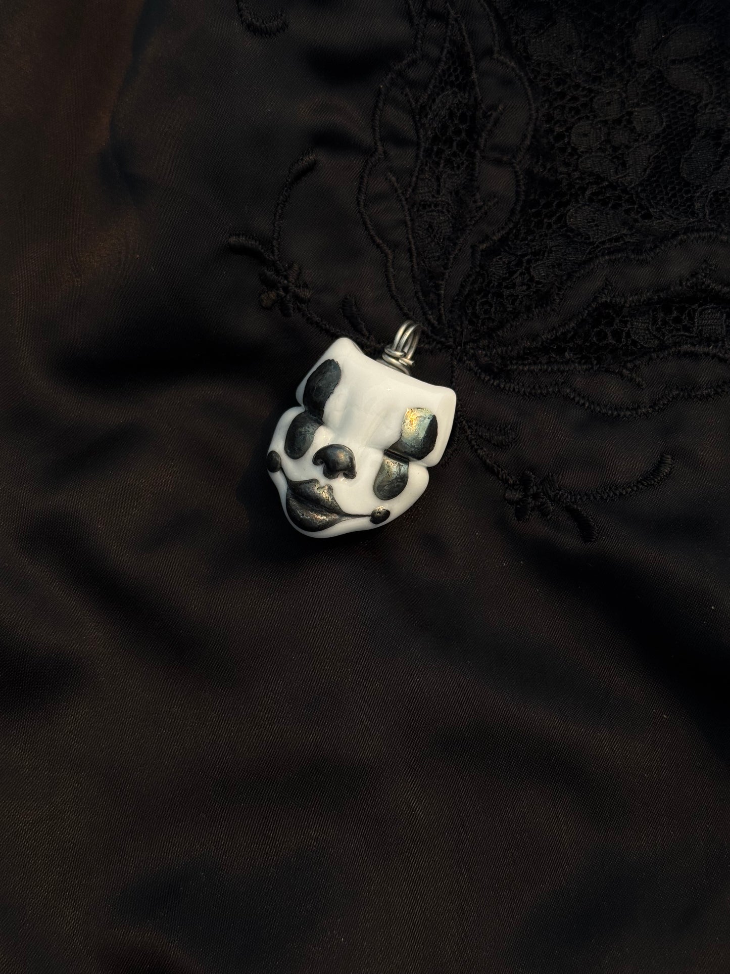 Payaso • White & Gunmetal