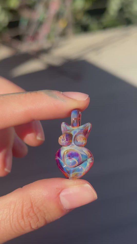 Goddess pendant • Amber Purple